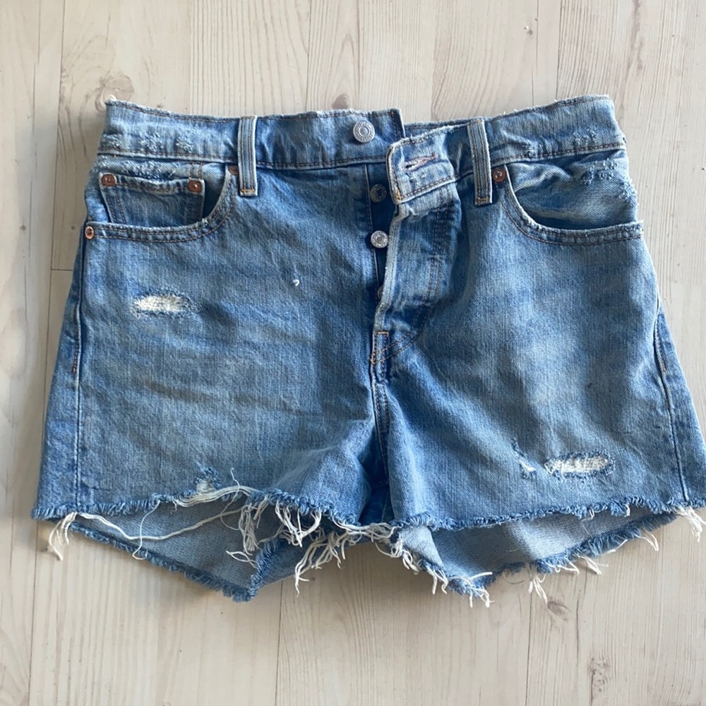 Levi wedgie shorts